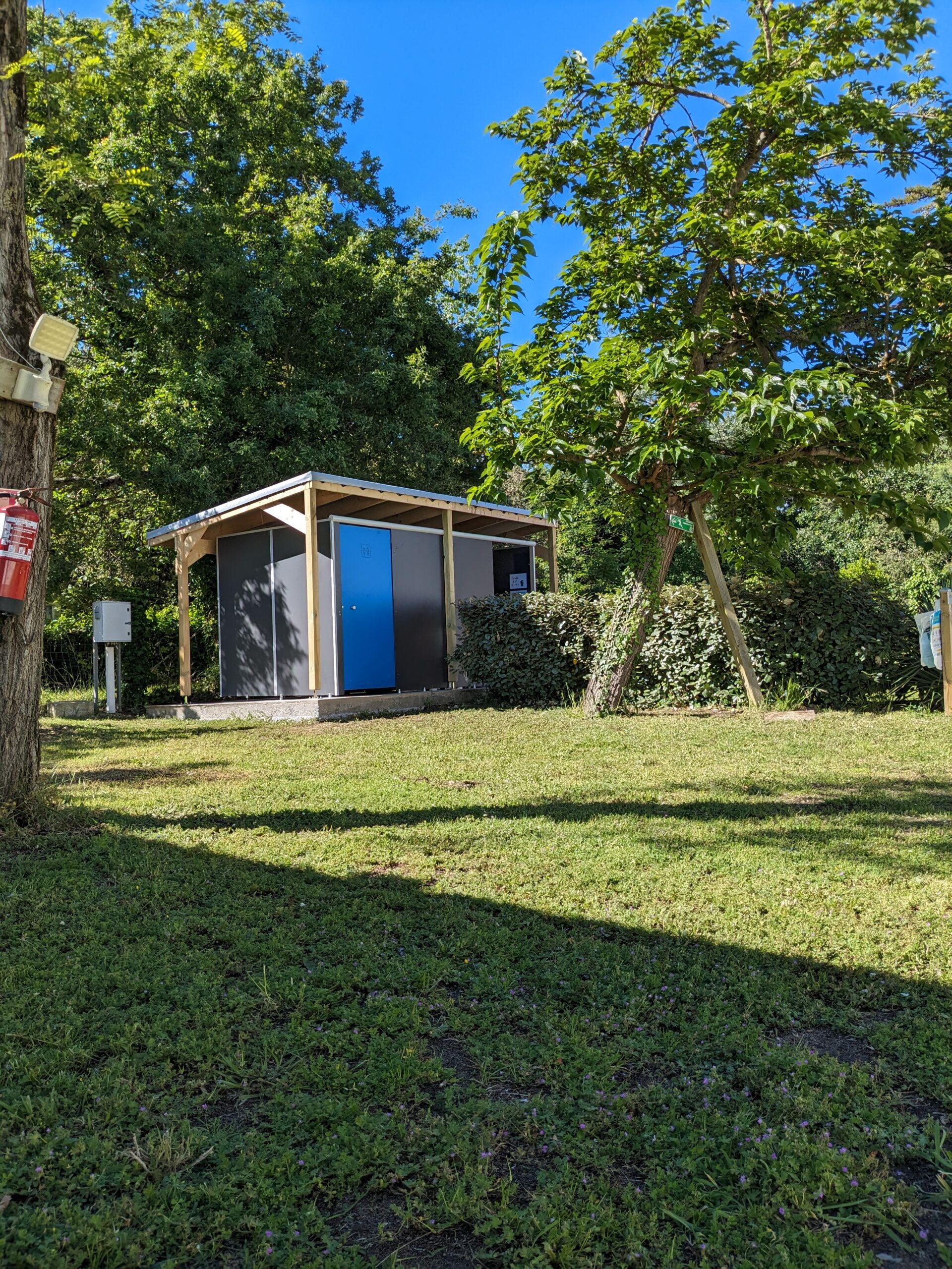 Emplacements pour toile de tente, caravane ou camping car